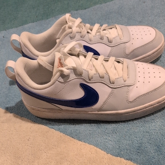 Nike White And Royal Dunks - Picture 4 of 6